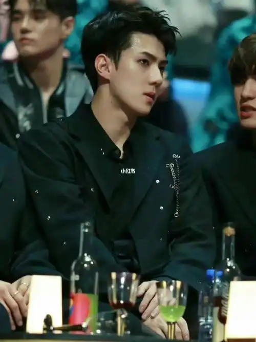 exo  #吴世勋  #南韩神颜  #南韩仙子吴世勋  妈的,帅死我了,发一