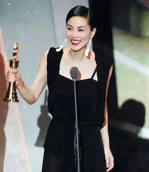 王菲在她巅峰时期,状态真是极好.