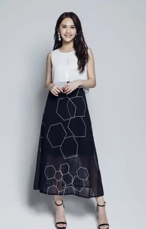 杨丞琳海派甜心图片(海派甜心杨丞琳大波浪照片)(2)