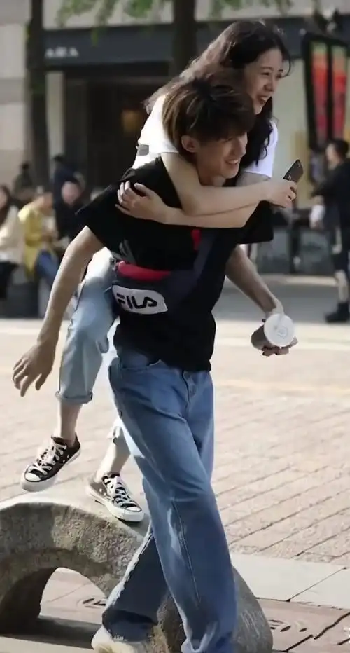 有个矮20cm的女朋友是什么体验看完这对情侣就懂了太甜