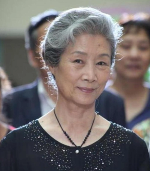 国家一级演员吕中,儿子是导演,儿媳是影后,女儿更是国人的骄傲