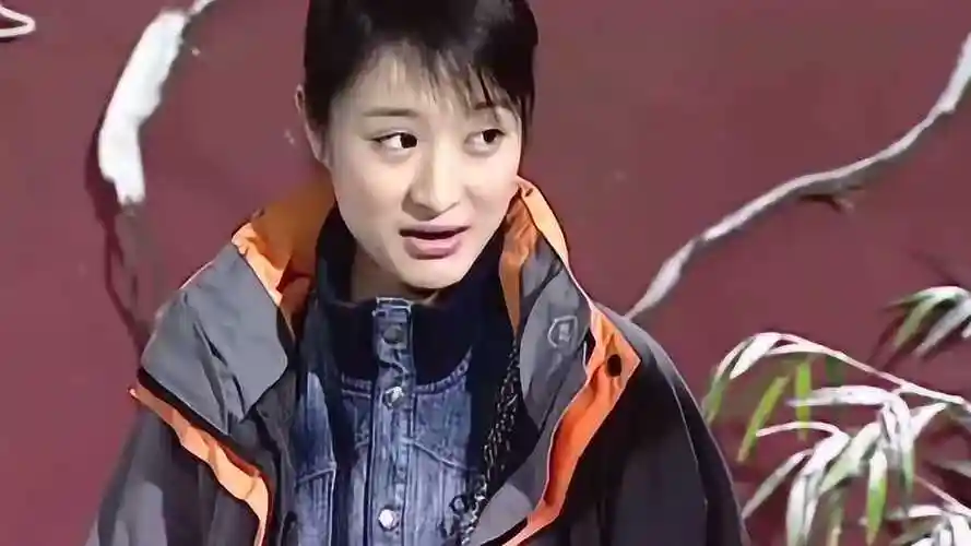 家有儿女戴明明来夏家做客刘星看见t吓得赶紧逃进房间