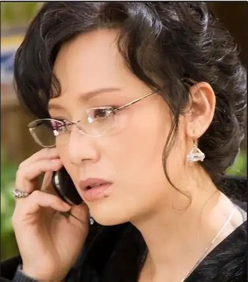 演员李建群和大14岁导演同居27年没名分无子女成她临终前遗憾