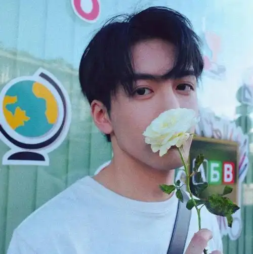 【微信头像】曾舜晞_故事