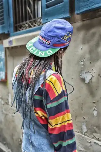 除了捧红了说唱歌手中国有嘻哈也让脏辫流行起来症常青年