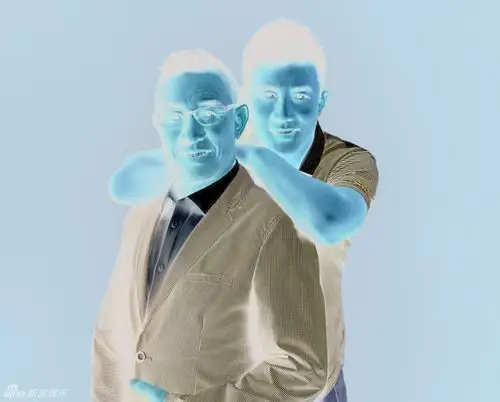 杜淳杜志国父亲节大片 嬉笑打闹温馨父子情(图)_高清图集_新浪网