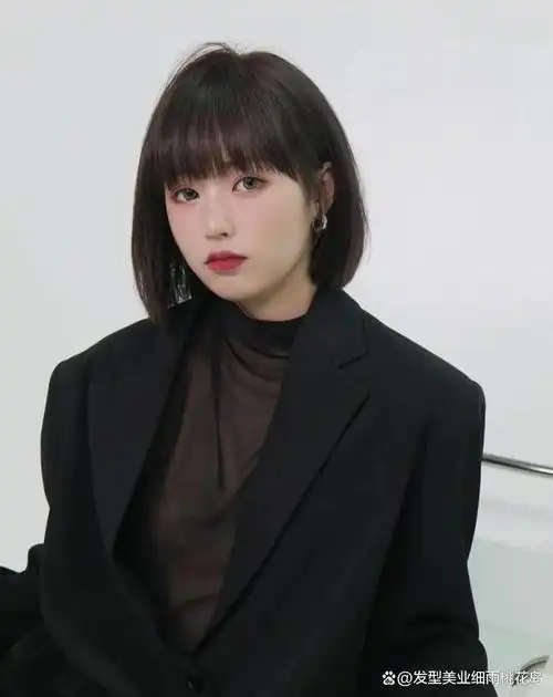 圆脸短发初夏剪起来