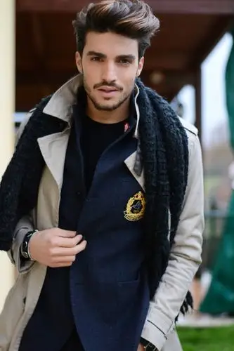 小胡子帅哥 - 除却沧海不是水 - 除却沧海不是水的博客