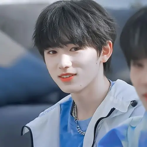 宋亚轩壁纸真是个无敌小可爱