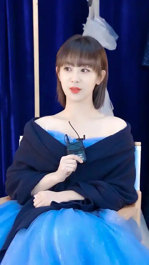 杨紫超话那年今日的短发萌奥@杨紫#杨紫199爱#|#杨紫黄瀛子