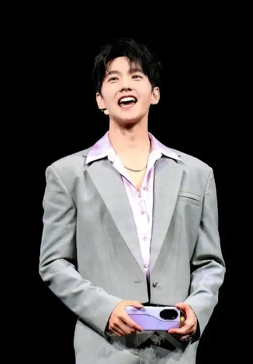 杨洋韩立#yy#杨洋凡人修仙传#2024来抽个奖吧奖品可口可乐人形立拧亮