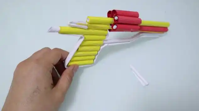 超级帅气的左轮折纸,让孩子玩一天都不撒手,手工折纸视频_网易视频