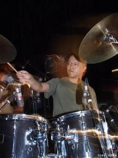 新作品太难听,为什么窦唯还有超高的人气?硬核解读