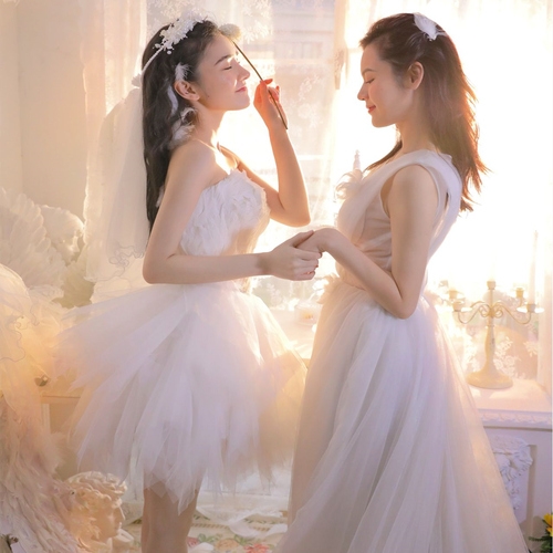 新款影楼拍照相主题艺术照闺蜜姐妹白色羽毛裙摄影工作室写真服装
