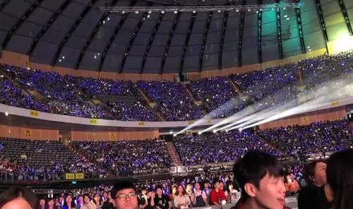 superjunior分享190328台北拼盘演唱会全场观众席宝蓝海