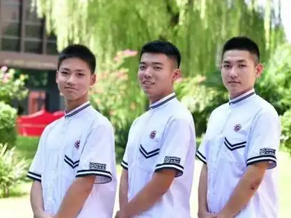 西安铁一中的校服太哇塞了!