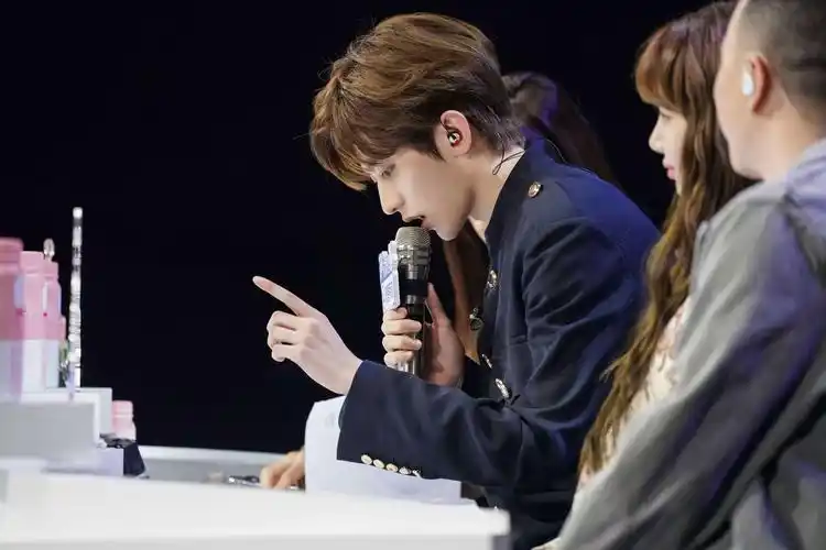 cr:蔡徐坤工作室《青春有你2》 - 堆糖,美图壁纸兴趣社区