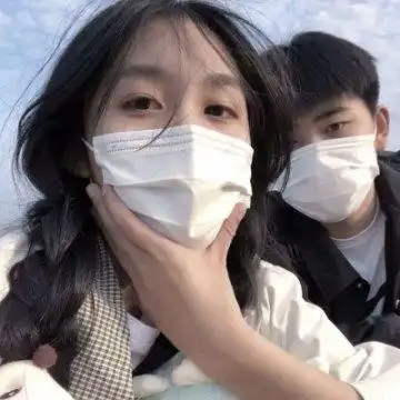 如图所示,有图有真相话题:情侣头像在线配对?