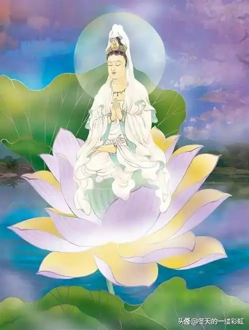 7,卧莲观音:卧莲观音合掌坐在池中莲花之上,是三十三身观音中的小王身