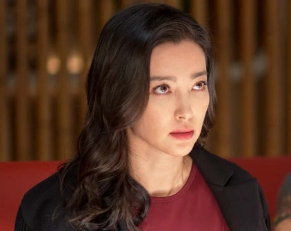 《巨齿鲨》发布人物海报 杰森·斯坦森李冰冰开启犀利"眼神