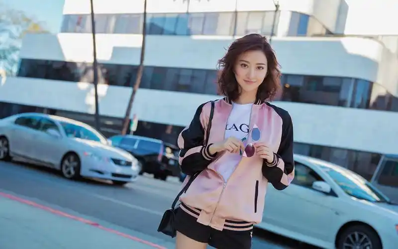 美女明星景甜时尚街拍高清桌面壁纸