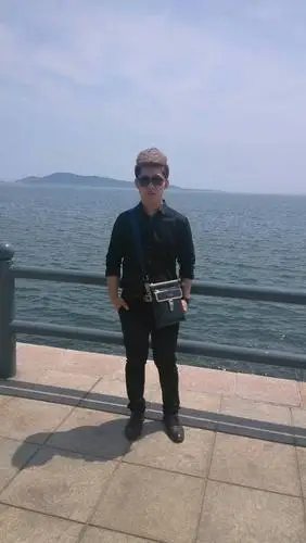 本人男,18岁, 身高175,体重150斤,是不是太胖了?