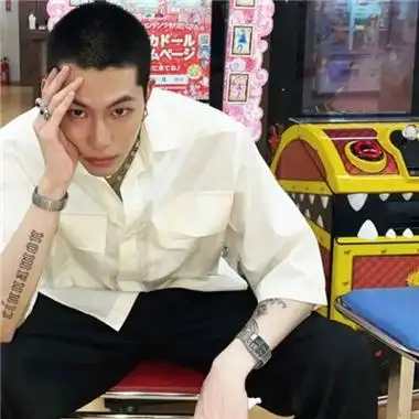 短发头像图片男生霸气冷酷真人高清