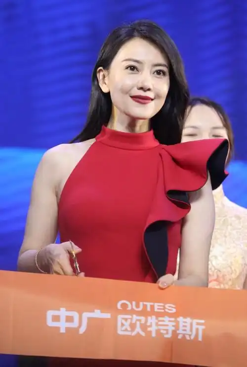 高圆圆的仪态##高圆圆今日活动生图