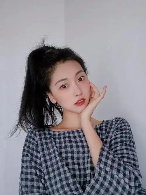 自拍拍照pose,找好角度配合姿势,自拍照片美上天_网易订阅