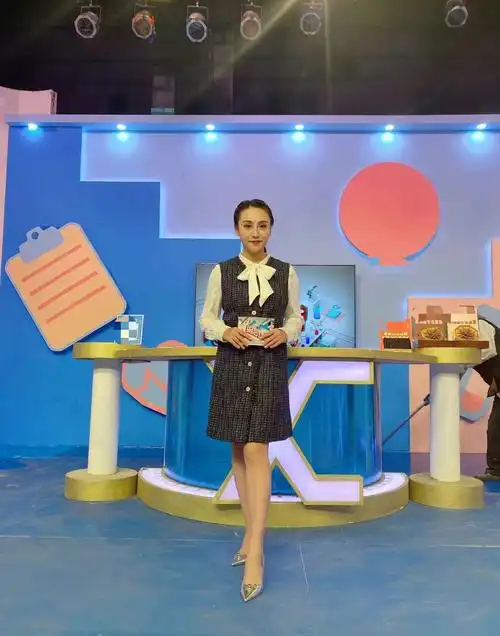 主持人朱赤丹高龄备孕,老公要求生俩娃,网友留言加油鼓气