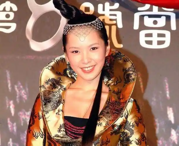 第8号当铺女主阿精恋爱经验太丰富闪婚远嫁韩国至今无子