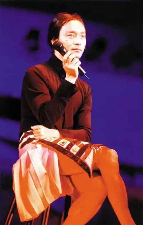 张国荣生前追求极致:不能超前一步,我就不是明星