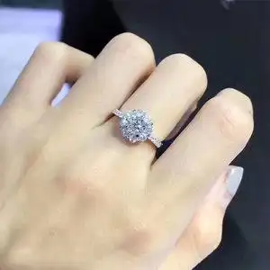 1克拉效果钻戒图片