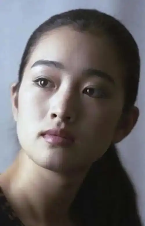 巩俐年轻照片曝光,青春美丽,难怪张艺谋力捧!_成功_电影_中国