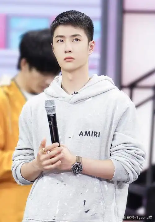 王一博:《天天向上》分享自已童年,坐绿皮火车去奶奶家的经历.