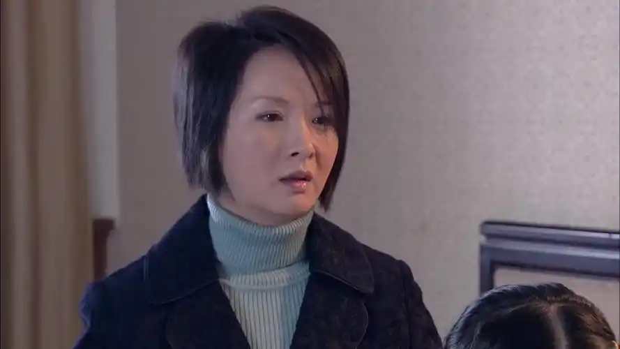 樱桃红之袖珍妈妈:周兰给笑笑买衣服,还给了一摞钱,笑笑幸福的笑了