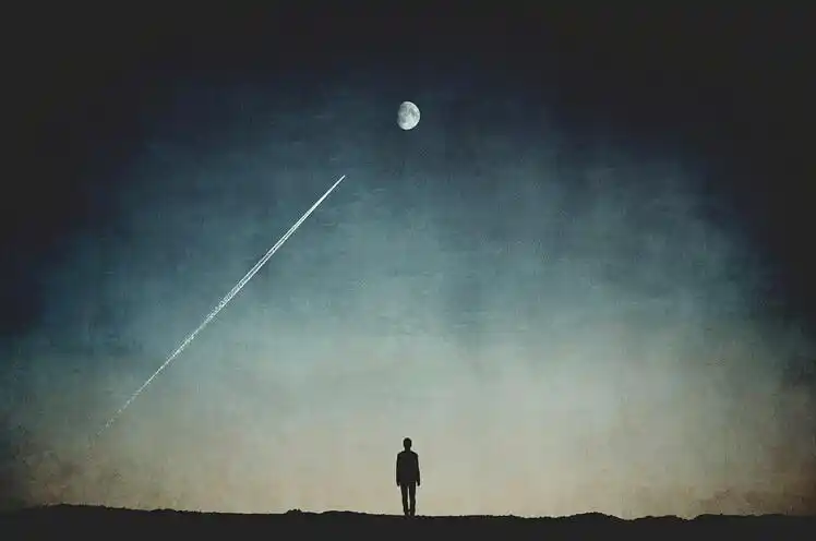 【幽湖之声】你是否在黑夜里仰望星空 作者:陈国巍 朗诵:幽湖