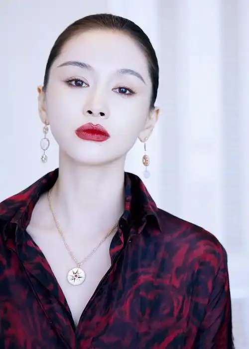 王子文真懂时尚复古裙穿出个人魅力高腰设计秀出好身材