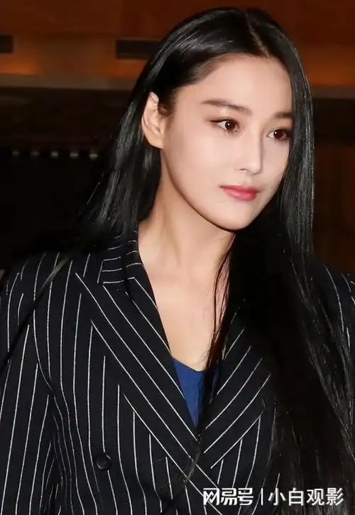 黑料满满的性感女神张馨予为何能嫁给根正苗红的军人何捷