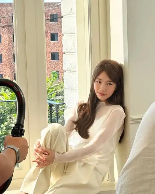 裴秀智#231212 management soop ins更新sum37拍摄花絮照7p【秀智演员