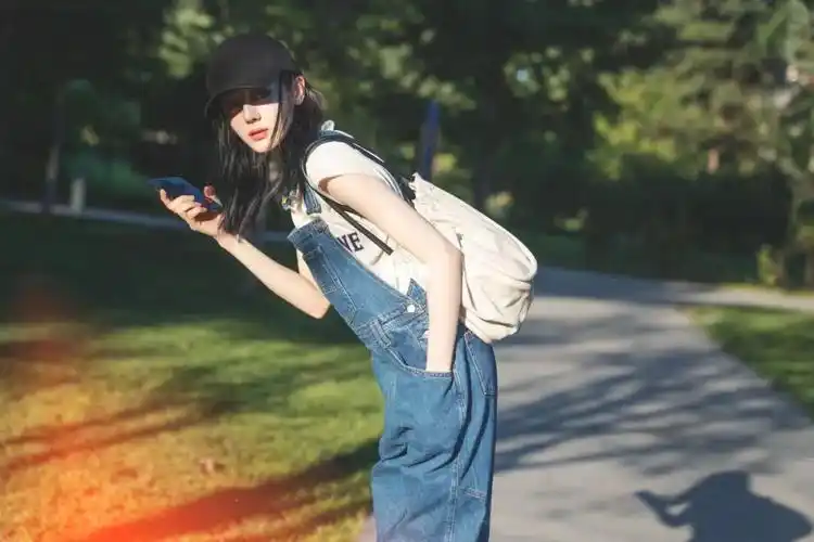 迪丽热巴_迪丽热巴_手机壁纸_壁纸_明星_素材_壁纸