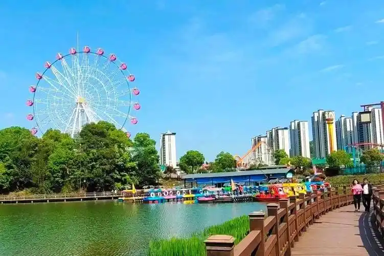 藏在北湖公园的乐园陆上的,水上的,天上的只要你想,通通都有摩天轮