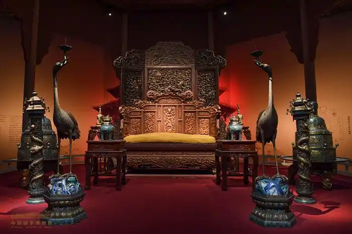 故宫博物院联合主办的"金玉满堂——沈阳故宫典藏清代宫廷珍品"展于