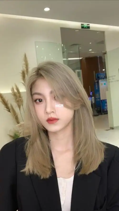 2021夏季超发色显白发色好看的颜色