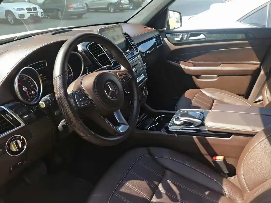 17款奔驰gls450美规版黑咖内饰高端现车