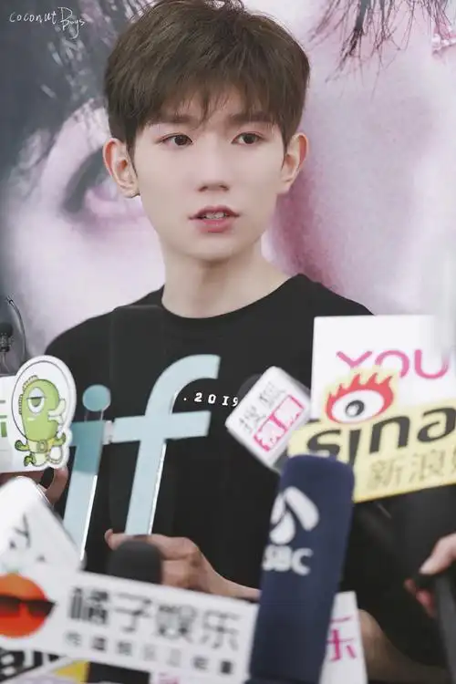 听见巨响了吗 王源帅爆了 99闷青色的头发特别好看@tfboys-王源