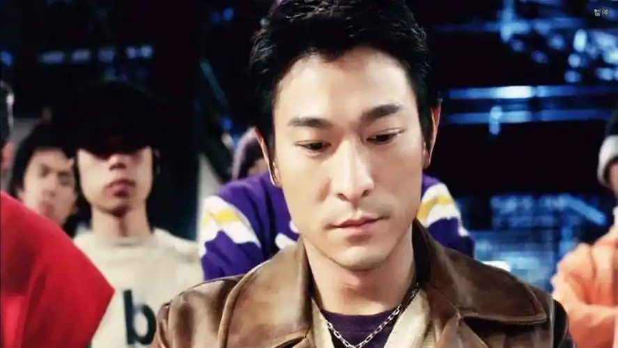 2001年全职杀手》这是杜琪峰一部面向亚洲的野心之作,让刘德华与日本