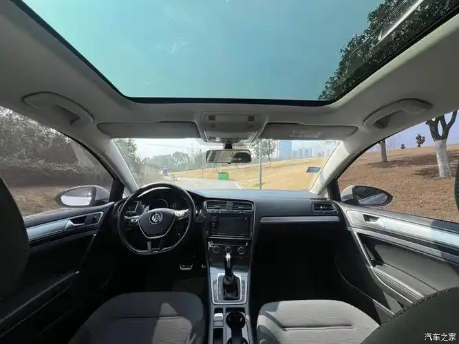 大众高尔夫2019款280tsi自动舒适型66万