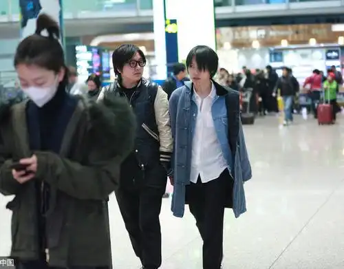 窦靖童与周冬雨.