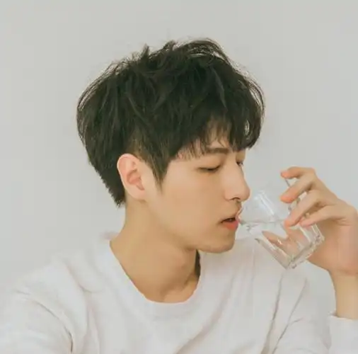 男生只有烫发蓬松才可以没有朋友变帅? - 男士烫发 - 发型社